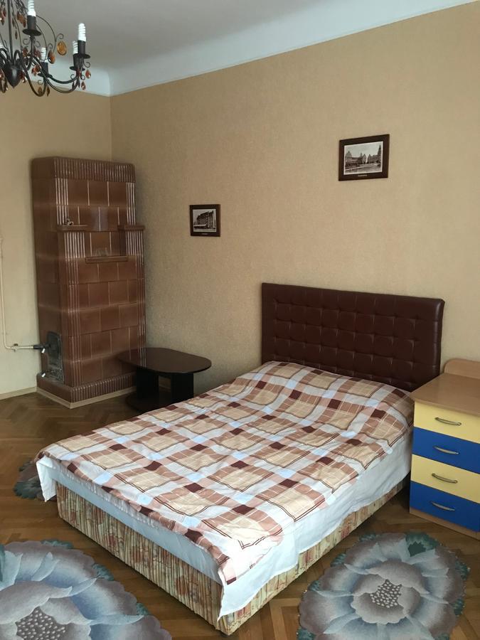 Apartment On Hoholya Street Cernăuți Exterior foto