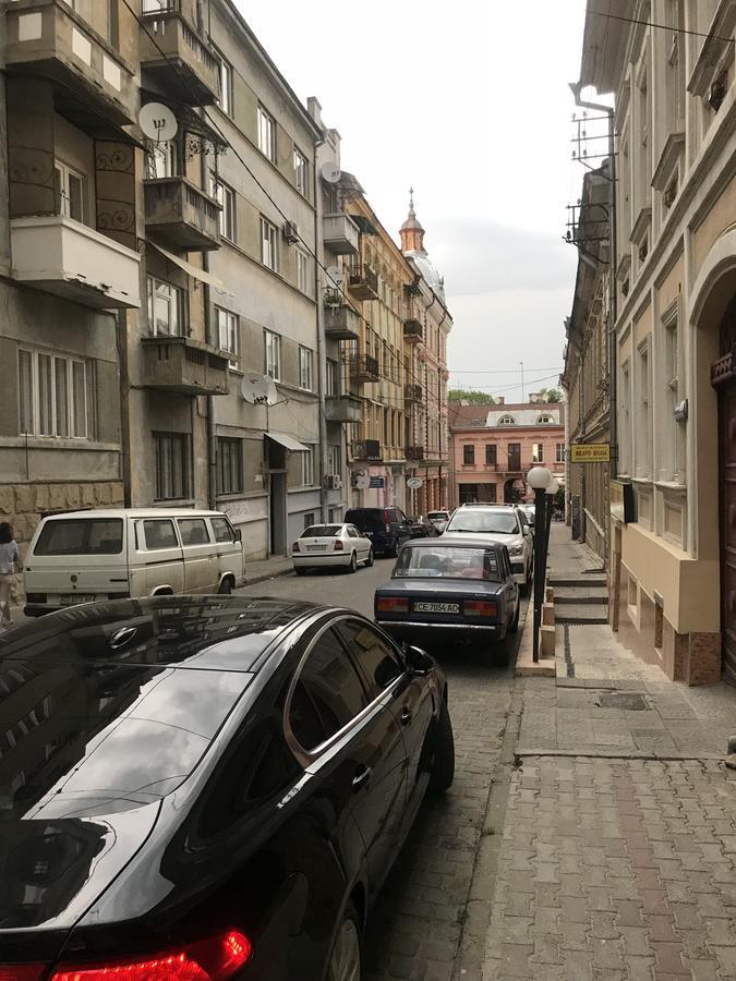 Apartment On Hoholya Street Cernăuți Exterior foto