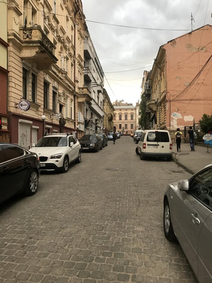 Apartment On Hoholya Street Cernăuți Exterior foto